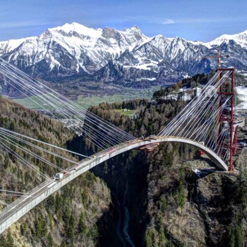 Luftaufnahmen Architektur: Brücke Vivid